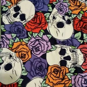 Lularoe TC2 Leggings Halloween Skulls Roses [New]